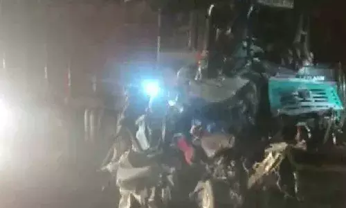 మహారాష్ట్రలో ఘోర రోడ్డు ప్రమాదం.. ఏడు వాహనాలు ఒకదానికొకటి ఢీ.!