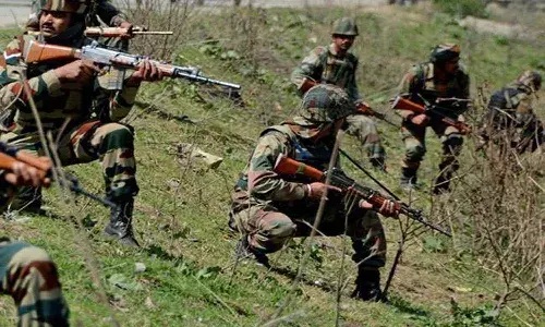 జమ్ముకశ్మీర్లో కొనసాగుతున్న ఉగ్రవాదుల ఏరివేత.. 20 మంది స్థానికుల అరెస్ట్.!