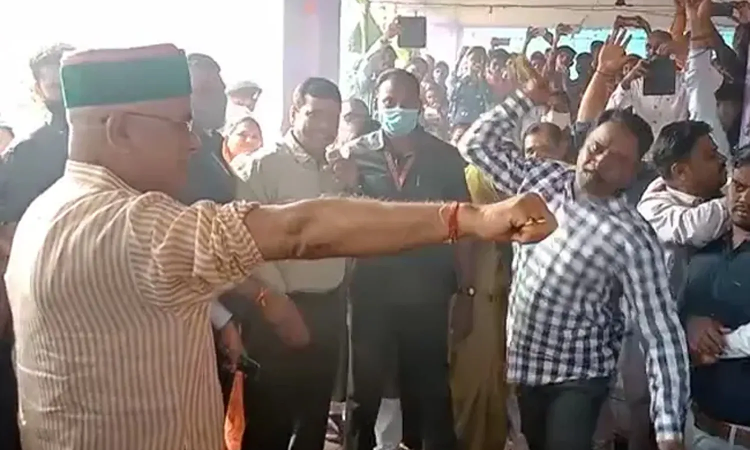 కొరడాతో కొట్టించుకున్న సీఎం.. ఎందుకంటే..?