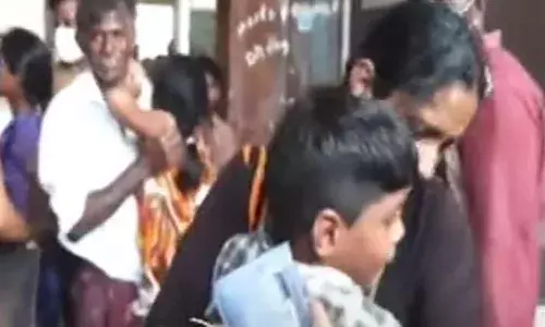 ఏపీలో మధ్యాహ్న భోజనం వికటించి 12 మంది విద్యార్థులకు అస్వస్థత..!