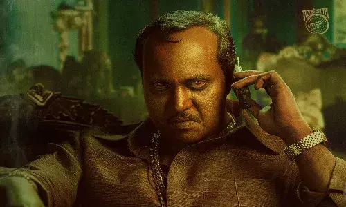 మంగ‌ళం శ్రీనుగా భ‌య‌పెడుతున్న సునీల్