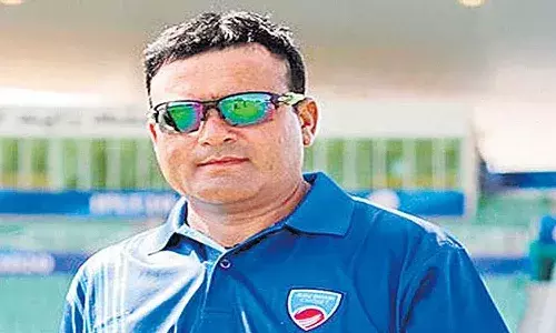 భారత క్యూరేటర్ ఆత్మహత్య.. న్యూజిలాండ్ - ఆప్ఘాన్ మ్యాచ్కు ముందు ఏమైందంటే.!