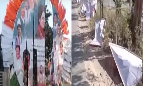 విబేధాలు తారా స్థాయికి.. కాంగ్రెస్ పార్టీలో ఫ్లెక్సీల చించివేతలు