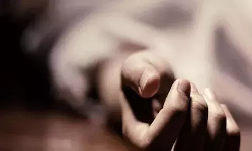 స్నానం చేశాక ట‌వ‌ల్ అడిగితే ఇవ్వ‌లేద‌ని.. భార్య‌ను పారతో కొట్టి చంపిన భర్త.!