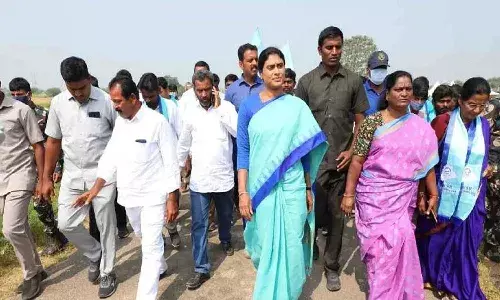 పాదయాత్రకు బ్రేక్ ఇచ్చిన వైఎస్ షర్మిల.. ఎందుకంటే..!
