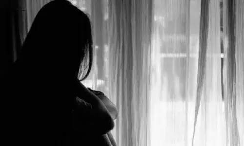 ఈసీజీ పేరుతో.. యువతి చేత బలవంతంగా వస్త్రాలు తీయించాడు.. ఆ తర్వాత అసభ్యకరంగా ఫొటోలు