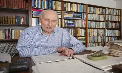 ఫిజిక్స్‌లో పీహెచ్‌డీ చేసిన 89 ఏళ్ల వృద్ధుడు.. కారణం మాత్రం అదే