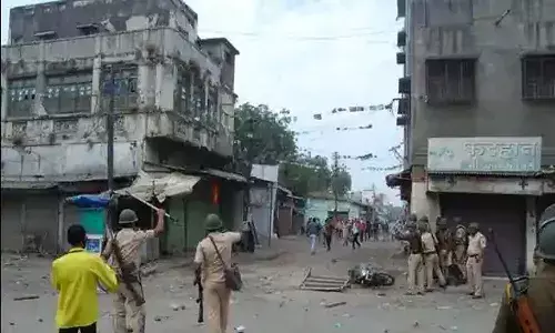 అమరావతిలో కర్ఫ్యూ.. బంద్లో చెలరేగిన హింస.!