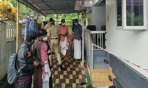 దారుణం: ఇద్దరు పిల్లలను చంపి.. నరాలు కోసుకుని తల్లి ఆత్మహత్యాయత్నం