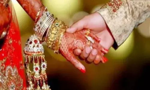 కాసేపట్లో పెళ్లి.. మండపం నుండి వధువు పరారీ.. తల్లిదండ్రులు పోలీస్స్టేషన్లో ఉండగానే