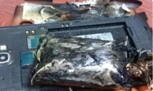 రోడ్డు మీద బ్యాటరీ దొరికితే తీసుకుని వెళ్లిన 12 ఏళ్ల బాలుడు.. ఆ తర్వాత ఏమి జరిగిందంటే