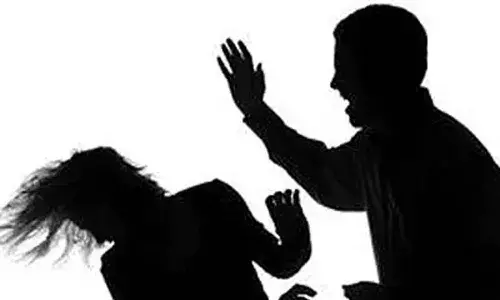 దారుణం.. అడవిలో కన్న కూతురిపై తండ్రి అత్యాచారం.. గొంతు నులిమి హత్య