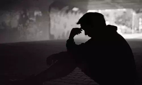 నా ప్రియుడు నాకు కావాలి.. మమ్మల్ని ఒకటి చేయండి.. యువకుడు హల్‌చల్.!