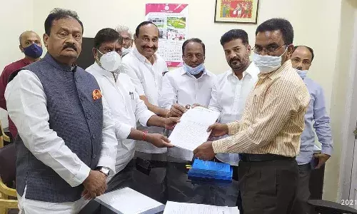 వెంకట్రామిరెడ్డి రాజీనామాను కేంద్ర ప్రభుత్వం ఆమోదించాకే నామినేషన్ను ఆమోదించాలి