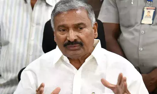 ప్రజలు ఛీ కొట్టారు.. ఆయన రియాక్ట్ అవరు : మంత్రి పెద్దిరెడ్డి