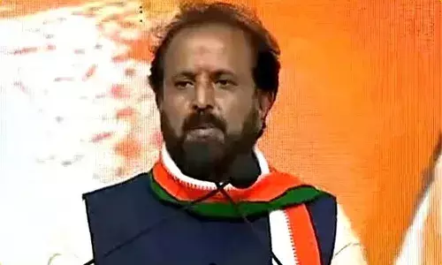 రైతులు కేసీఆర్ మెడలు కూడా వంచుతారు : మధుయాష్కీ