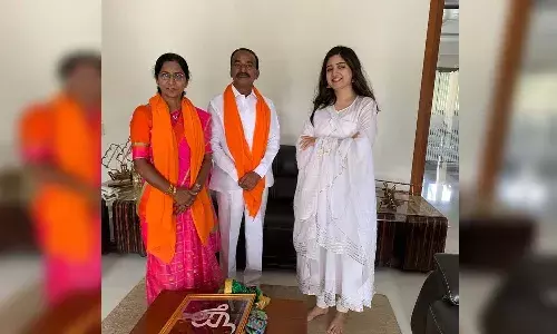 ఈటెల రాజేందర్ని కలిసిన పూనమ్.. కారణం అదేనా.!