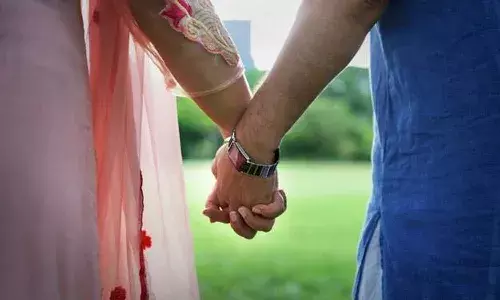 సార్.. నా ప్రియుడు నాతో మాట్లాడటం లేదు.. పోలీసులకు ఫిర్యాదు చేసిన మహిళ