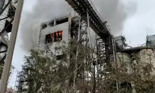 సిమెంట్ పరిశ్రమలో అగ్నిప్రమాదం