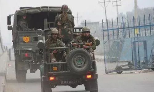 ఆర్మీ క్యాంపుపై గ్రెనేడ్ దాడికి విఫలయత్నం.. తృటిలో..