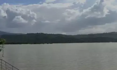 జారుతున్నమట్టి.. ప్రమాదకరంగానే రాయలచెరువు