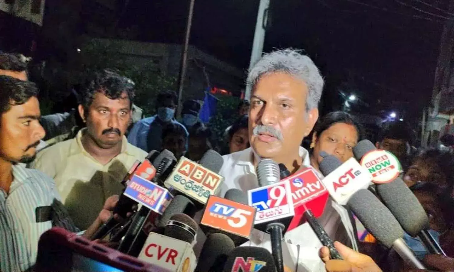 ఎన్ని ప్రలోభాలు పెట్టినా.. క్యాష్ కన్నా క్యారెక్టర్ ముఖ్యమని నిలబడ్డారు