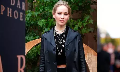 నా న్యూడ్ ఫొటోలను ఎవరైనా చూడొచ్చు.. ఆ గాయం నన్ను వెంటాడుతోంది: నటి