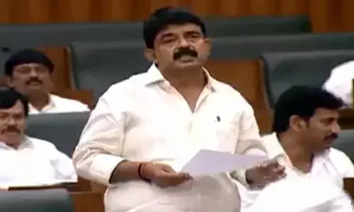 బస్సు, రైలు టిక్కెట్లు ఆన్లైన్ తీసుకోవడానికి లేని అభ్యంతరం.. సినిమా టిక్కెట్లపై ఎందుకు?
