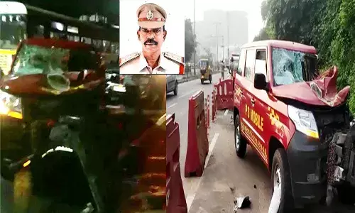 విశాఖలో ఘోర రోడ్డు ప్రమాదం.. విధులు ముగించుకుని ఇంటికి వెలుతుండగా