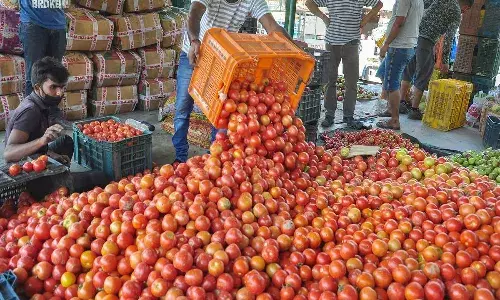 సీఎం కీల‌క నిర్ణ‌యం.. కిలో ట‌మాటా రూ.79కే