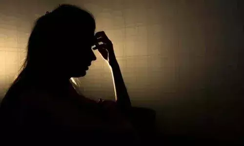 హైదరాబాద్లో దారుణం.. మంత్రాల పేరుతో అక్కాచెల్లెళ్లపై బాబా, బాబా కుమారుడు అత్యాచారం