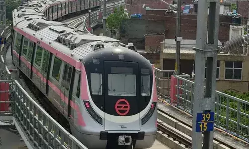 ఢిల్లీలో డ్రైవర్లెస్ మెట్రో పరుగులు.!