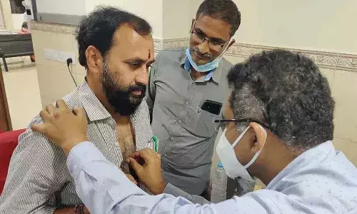 అస్వస్థతకు గురైన మంగళగిరి ఎమ్మెల్యే ఆర్కే