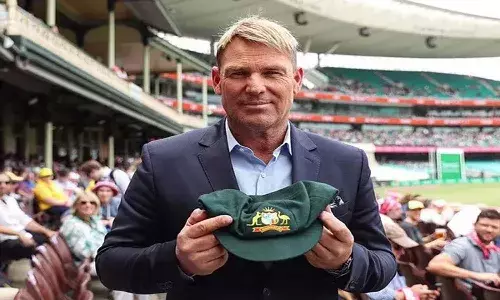 ఆస్ట్రేలియాలో రోడ్డు ప్రమాదం.. మాజీ క్రికెటర్ షేన్ వార్న్కు గాయాలు