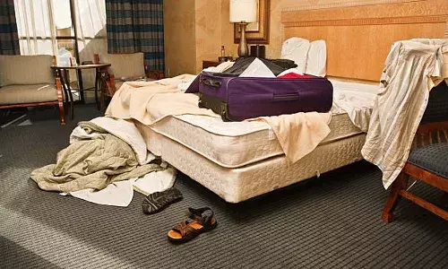 బర్త్ డే సెల‌బ్రేష‌న్స్ పేరిట‌ హోటల్ లో రూమ్ తీసుకున్న జంట.. ఆ తర్వాత షాకింగ్ ఘ‌ట‌న‌