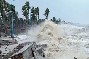 లోతట్టు ప్రాంతాల ప్రజలు అప్రమత్తంగా ఉండాలి : ఏపీ విపత్తుల నిర్వహణ కమిషనర్ లోతట్టు ప్రాంతాల ప్రజలు అప్రమత్తంగా ఉండాలి : ఏపీ విపత్తుల నిర్వహణ కమిషనర్