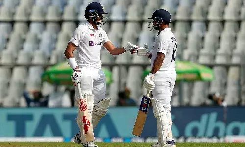 అటు అజాజ్.. ఇటు మయాంక్.. 300కి చేరువలో భారత్