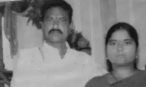దారుణం.. బండరాయితో తలపై కొట్టి భార్యను చంపిన భర్త.. కారణం అదే.!