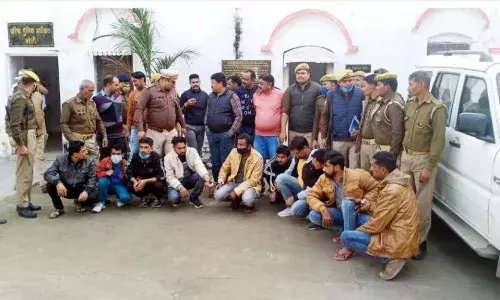 పెద్దమొత్తంలో నగదు, నగలు కొట్టేసిన భూత్ గ్యాంగ్