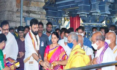 భద్రాద్రి రాముడికి మంత్రి కొడాలి నాని కానుక