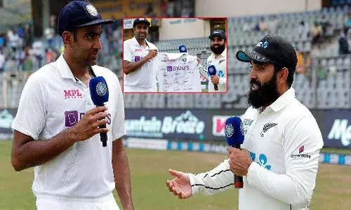 గిఫ్ట్ ఇవ్వడంతో పాటు అజాజ్కు సాయం చేసిన అశ్విన్