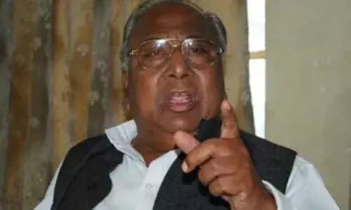 ఎట్లా కొనరో చూస్తాం.. ఆ రోజు నుండి వ‌రి కుప్పల దగ్గరే ఉంటాం