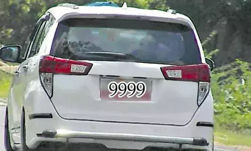 ఫ్యాన్సీ నంబర్.. స్టేటస్ సింబల్.. 9999 నంబరు కోసం ఎంత చెల్లించారంటే..?