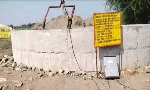 కొడుకును బావిలో విసిరేసిన తల్లి.. ఆమె నిజం చెప్పినా నమ్మలేదట..