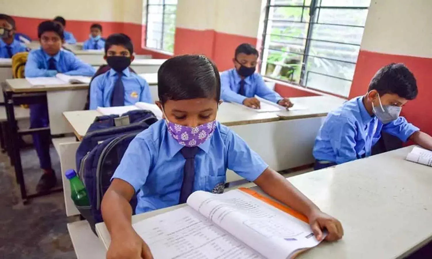 కోవిడ్‌తో స్కూళ్ల మూసివేత‌.. డుమ్మా కొట్టిన 27.85 ల‌క్ష‌ల‌ మంది విద్యార్థులు