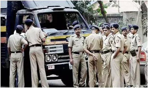 16 ఏళ్ల స్వీడిష్ అమ్మాయి.. సోషల్ మీడియా స్నేహితుడికి కలిసేందుకు ముంబైకి వచ్చింది.. కానీ