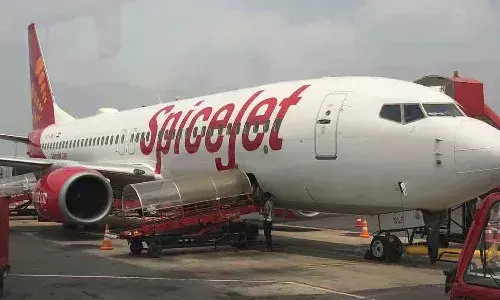 స్పైస్జెట్ విమానం.. నాగ్పూర్ ఎయిర్పోర్టులో ఎమర్జెన్సీ ల్యాండింగ్.. ఎందుకంటే