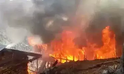 భారీ అగ్నిప్రమాదం.. 27 ఇళ్లులు, 26 పశువుల కొట్టాలు దగ్ధం.. రెండు దేవాలయాలతో పాటు..