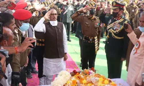 నాయక్ జితేంద్ర కుటుంబానికి రూ.కోటి ఎక్స్‌గ్రేషియా, ప్రభుత్వ ఉద్యోగం ప్రకటించిన సీఎం