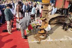 ఏపీ అదనపు హైకోర్టు భవనానికి సీజే శంకుస్థాపన ఏపీ అదనపు హైకోర్టు భవనానికి సీజే శంకుస్థాపన